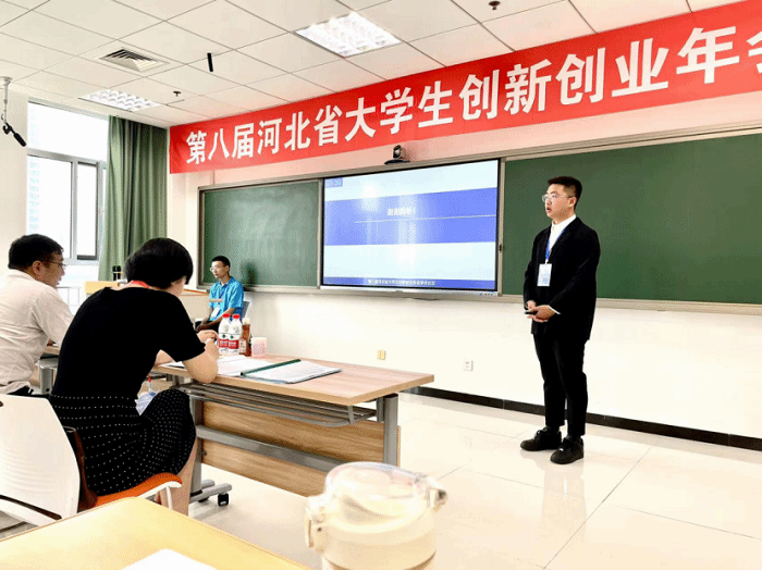 beat365官网学子在第八届河北省大学生创新创业年会中勇夺佳绩779.png